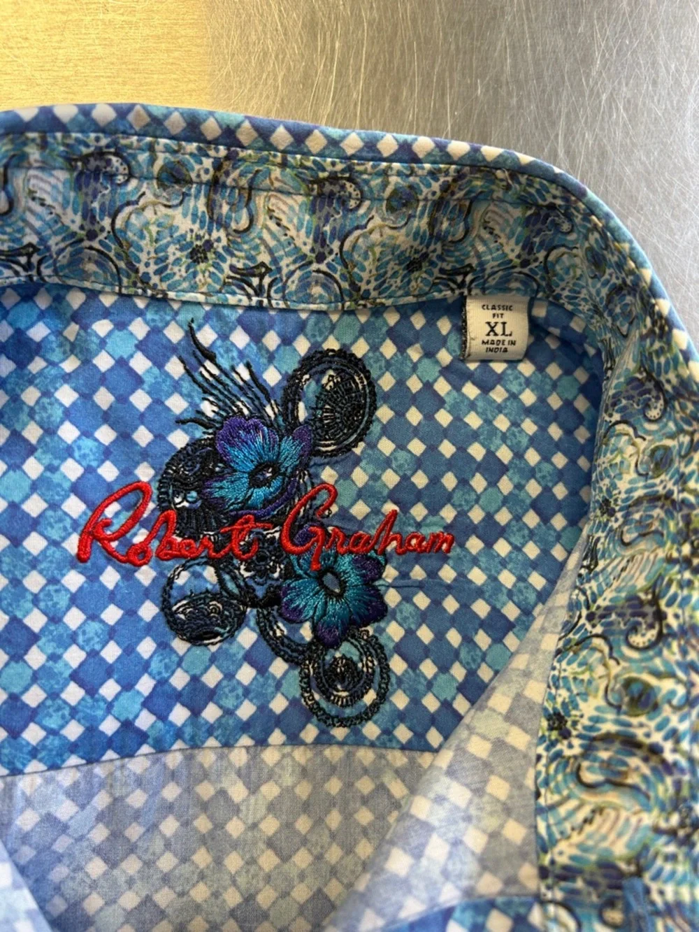 Robert Graham long sleeve button down shirt.  XL - Picture 7 of 7